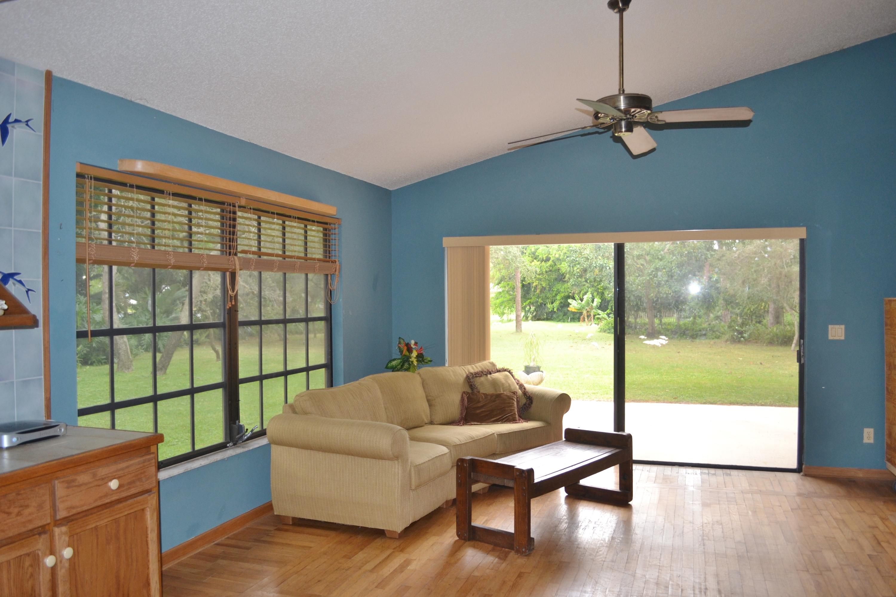 6063 Wood Lake Road Jupiter, FL 33458 - Photo 21 of 60 FAMILY ROOM VAULTED CEILING