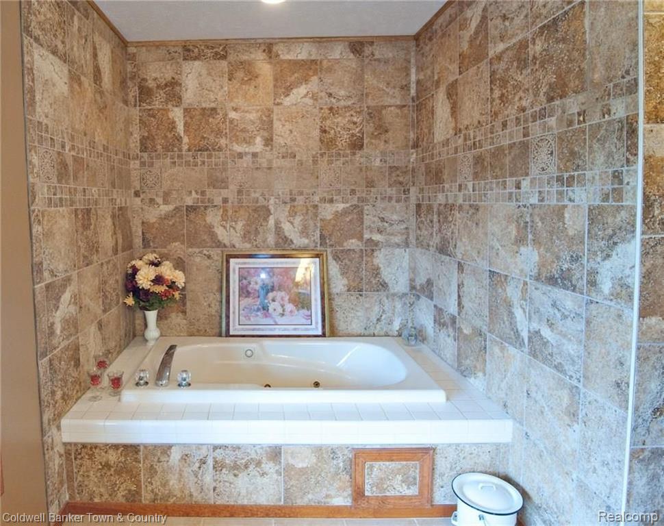5100 Byron Road Howell, MI 48855 - Photo 11 of 58