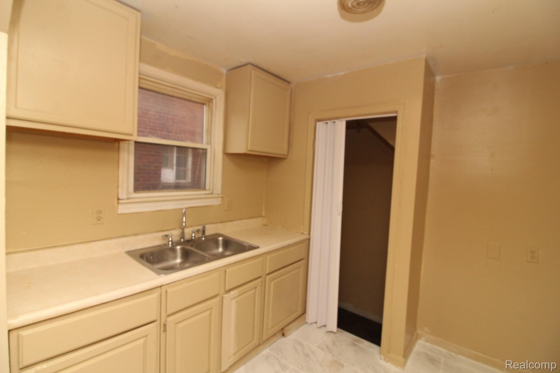 12107 Rutherford Street Detroit, MI 48227 - Photo 6 of 10 12107 Rutherford Kitchen .jpeg