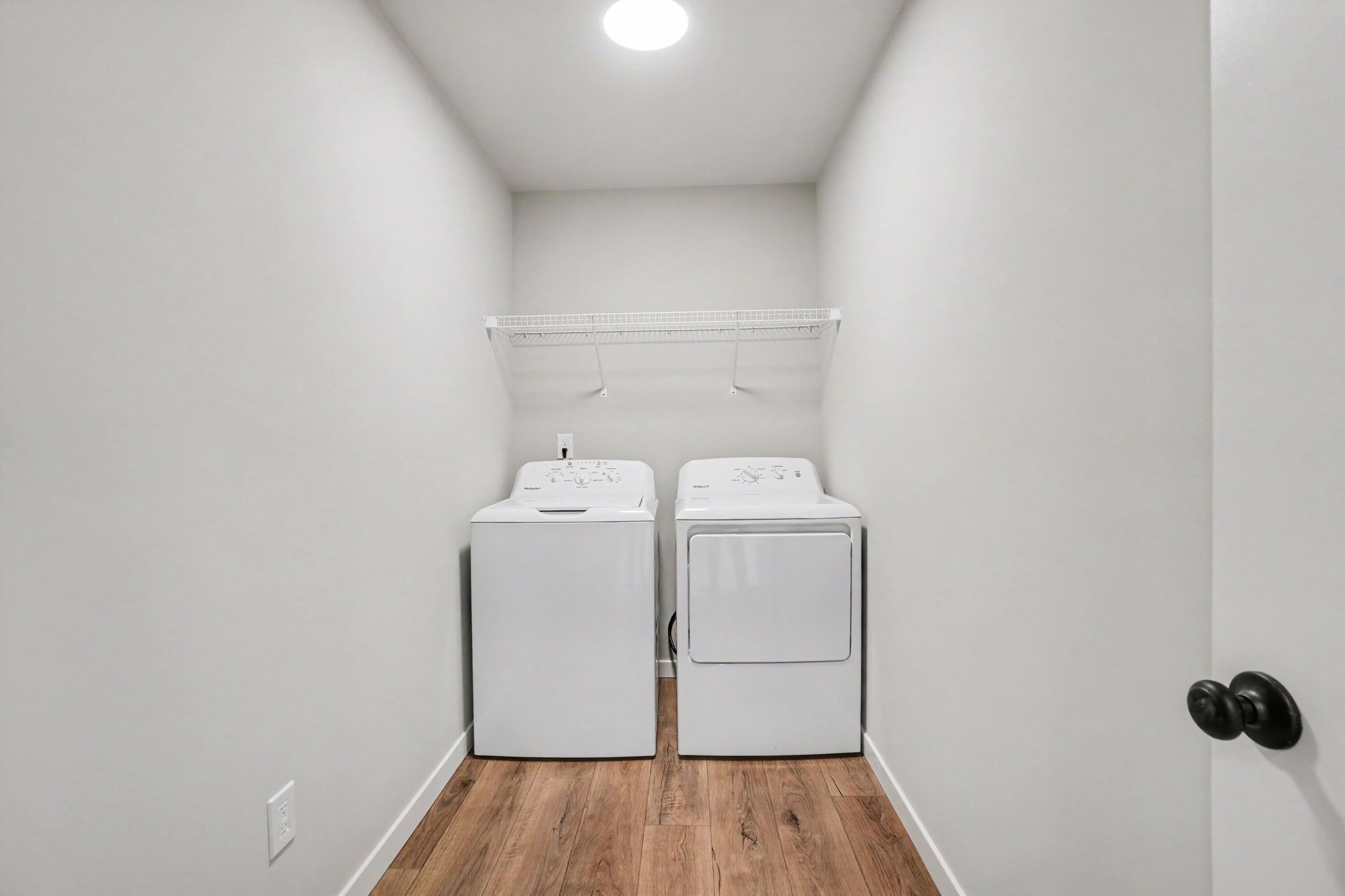 6267 Comiskey Road Stevensville, MI 49127 - Photo 22 of 40 21 SVW089-i2280 9.0 Laundry