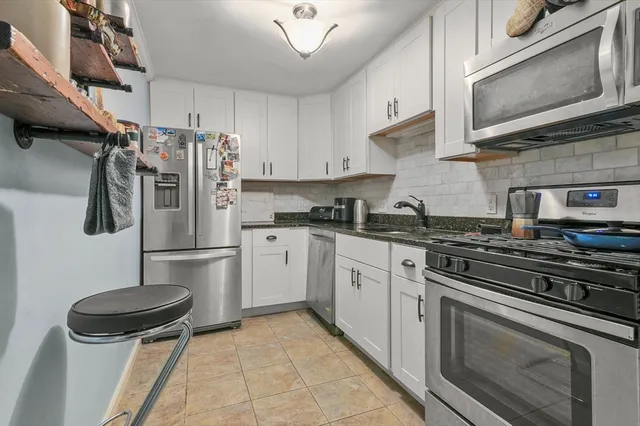 $335,999 | 5 Greenbriar Drive, Unit 107, North Reading, MA 01864