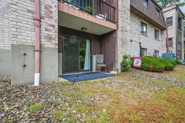 $320,000 | 5 Greenbriar Drive, Unit 107, North Reading, MA 01864