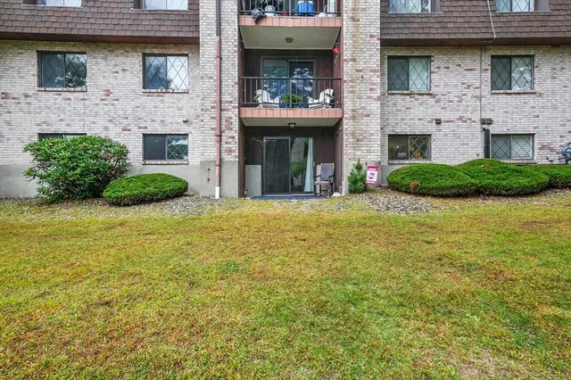 $335,999 | 5 Greenbriar Drive, Unit 107, North Reading, MA 01864