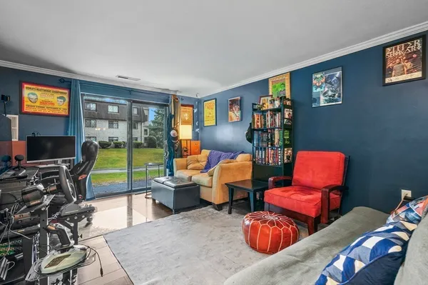 $320,000 | 5 Greenbriar Drive, Unit 107, North Reading, MA 01864