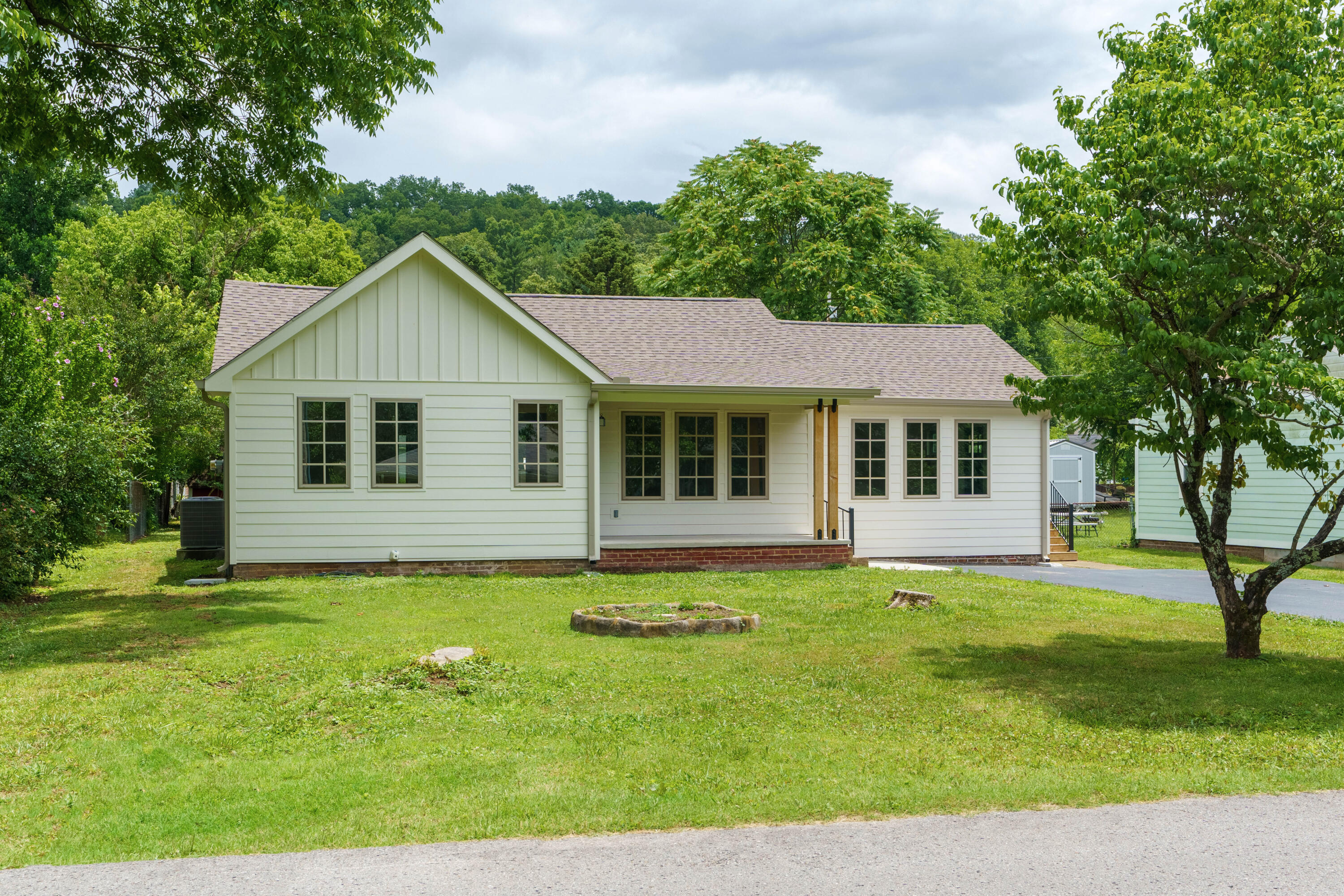 3502 Redding Road Chattanooga, TN 37415 - Photo 2 of 34 03 - 3502 Redding Road - Exterior