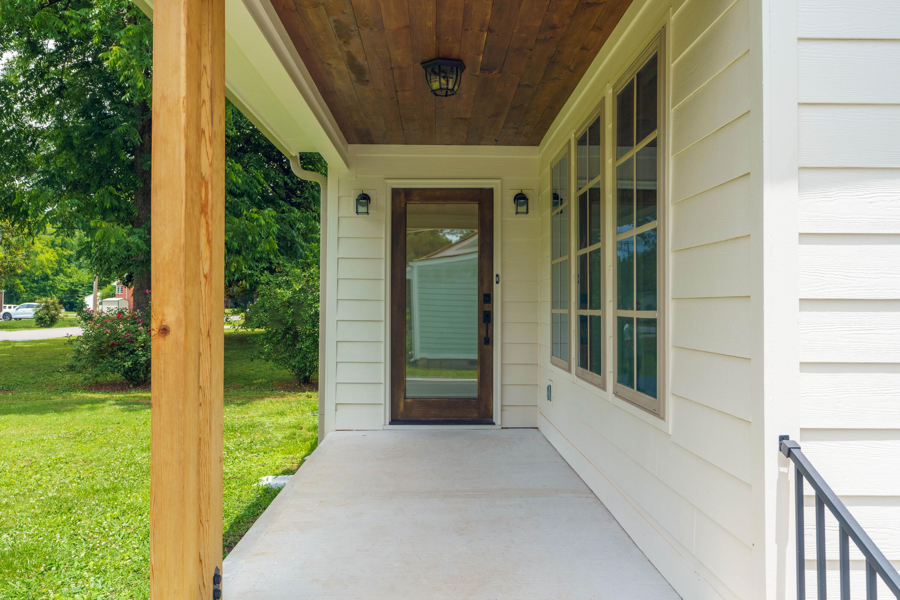 3502 Redding Road Chattanooga, TN 37415 - Photo 4 of 34 05 - 3502 Redding Road - Exterior
