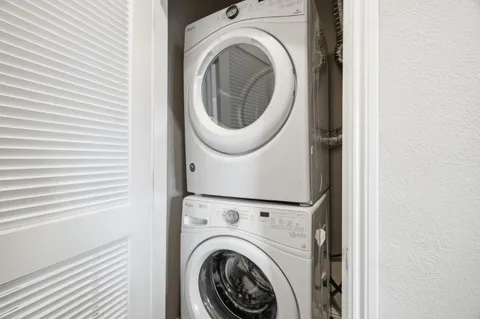 $1,380,000 | 394 Circuit Way, Mountain View, CA 94043