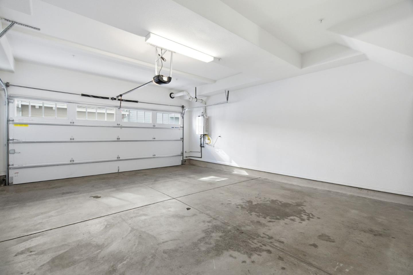 394 Circuit Way Mountain View, CA 94043 - Photo 33 of 50