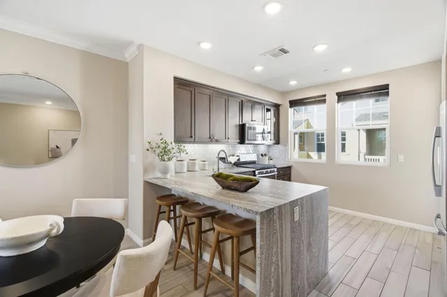 $1,380,000 | 394 Circuit Way, Mountain View, CA 94043