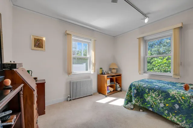 $899,888 | 67 Maple Drive West, New Hyde Park, NY 11040