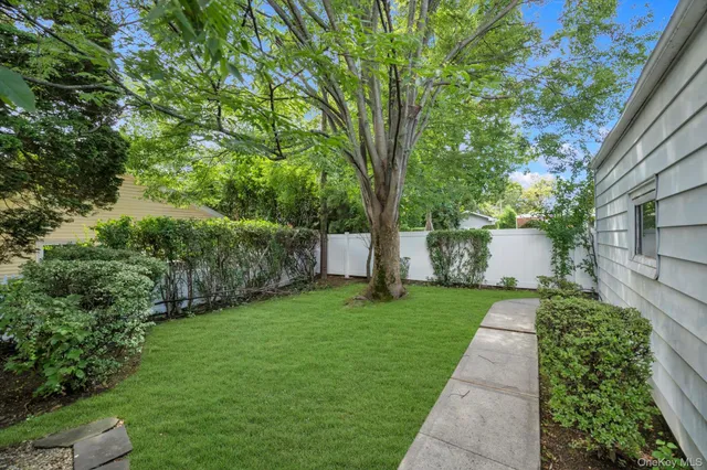 $899,888 | 67 Maple Drive West, New Hyde Park, NY 11040