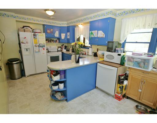 581 Rte 908 Natrona Heights, PA 15065 - Photo 5 of 17 Kitchen.
