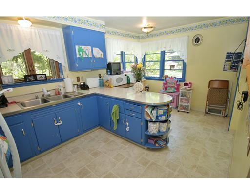 581 Rte 908 Natrona Heights, PA 15065 - Photo 6 of 17 Kitchen.