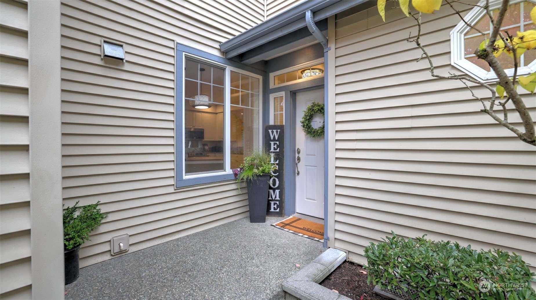658 Chelan Place Northeast Renton, WA 98059 - Photo 3 of 39