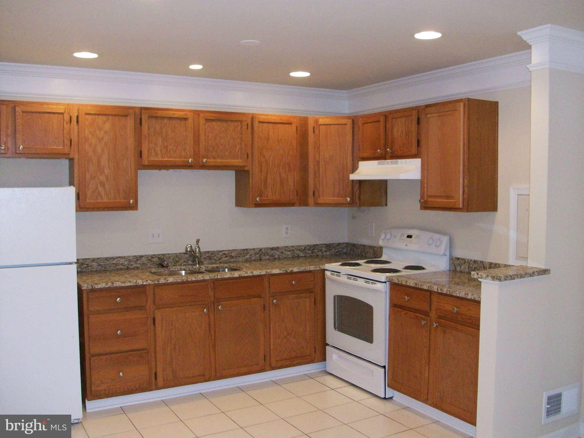 9285 Taney Road Manassas, VA 20110 - Photo 2 of 13 Kitchen