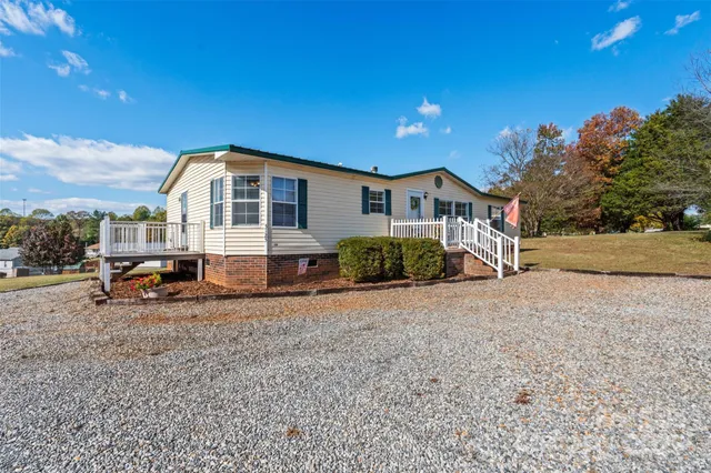$227,500 | 5125 Goldfinch Court, Granite Falls, NC 28630