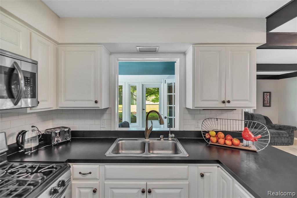 1188 East Cook Road Grand Blanc, MI 48439 - Photo 14 of 45