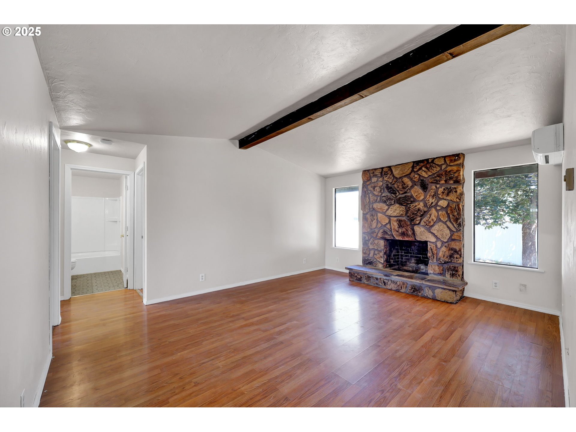 5430 E Street Springfield, OR 97478 - Photo 5 of 44