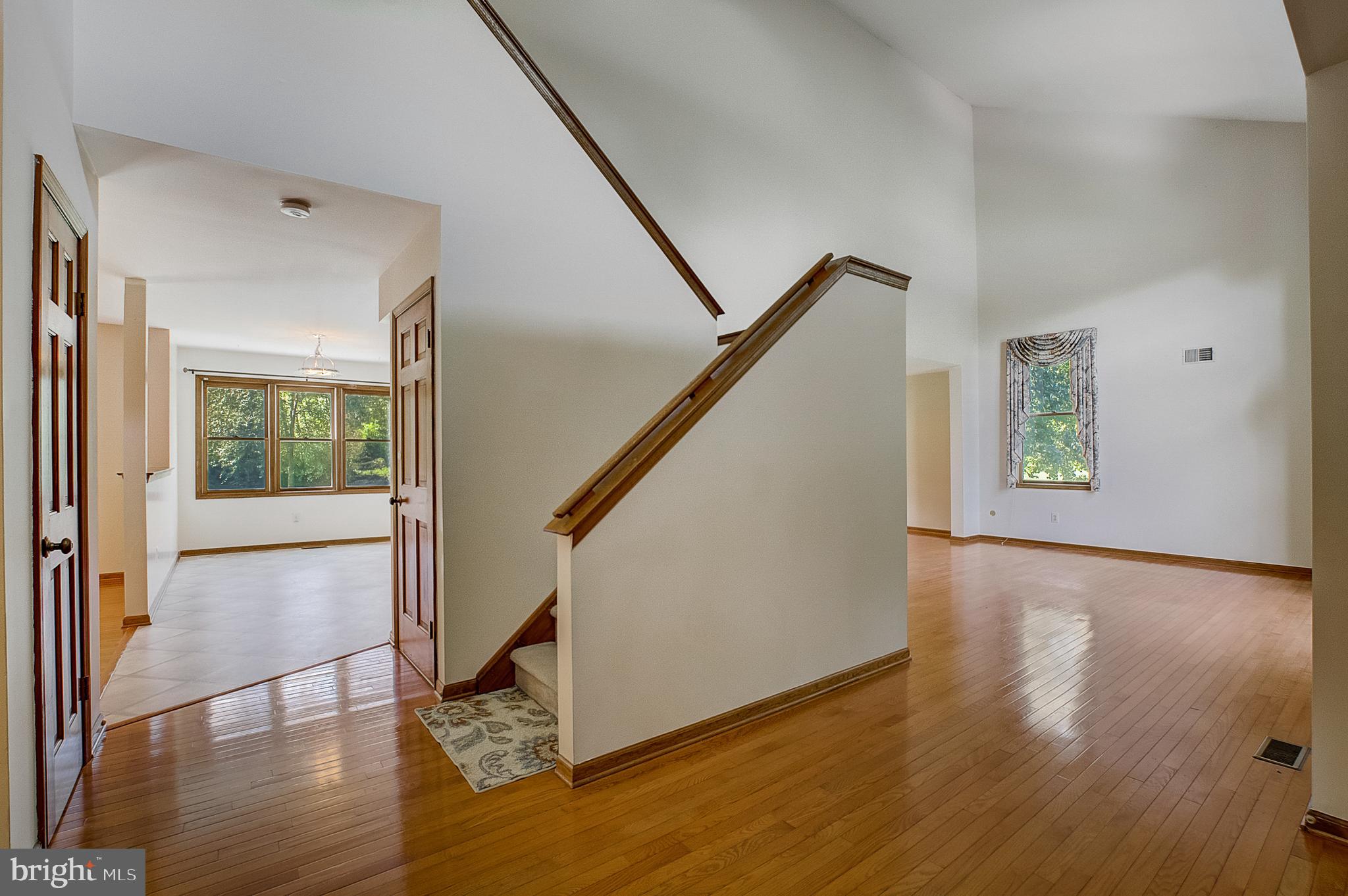 19 Haverford Road Princeton Junction, NJ 08550 - Photo 3 of 35 Gallery Image 3