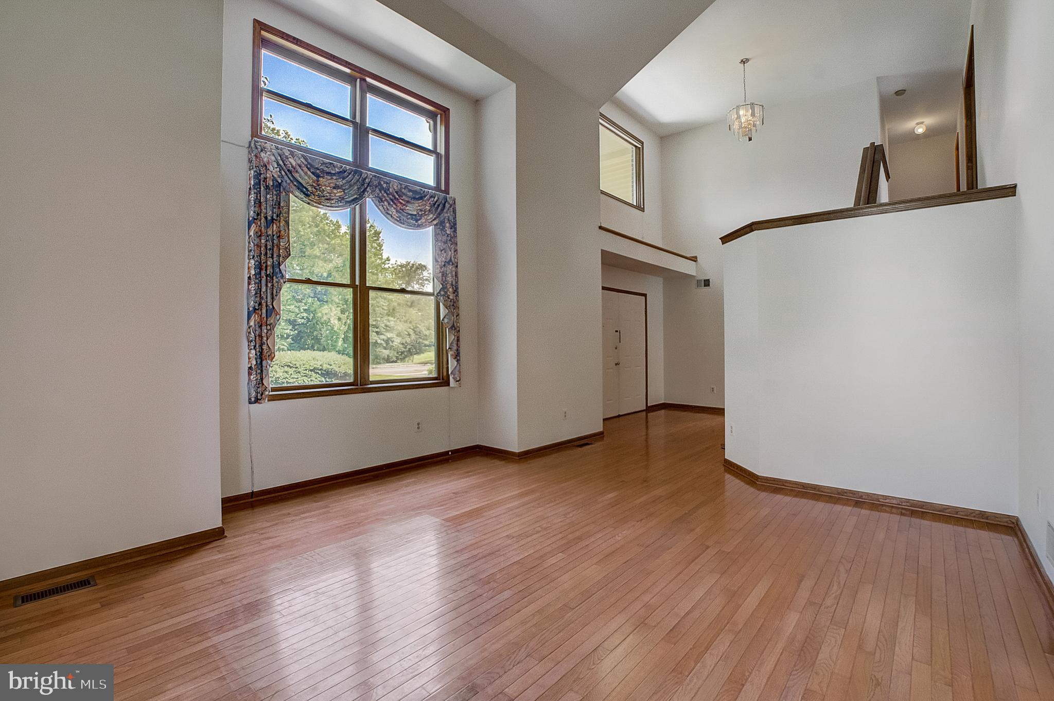 19 Haverford Road Princeton Junction, NJ 08550 - Photo 5 of 35 Gallery Image 5