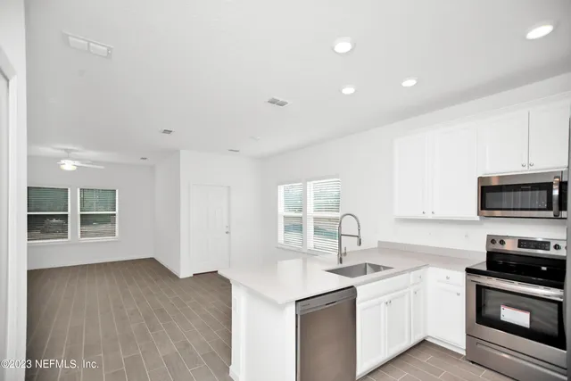 $2,400 | 348 Rosemont Dr Street, St. Augustine, FL 32092