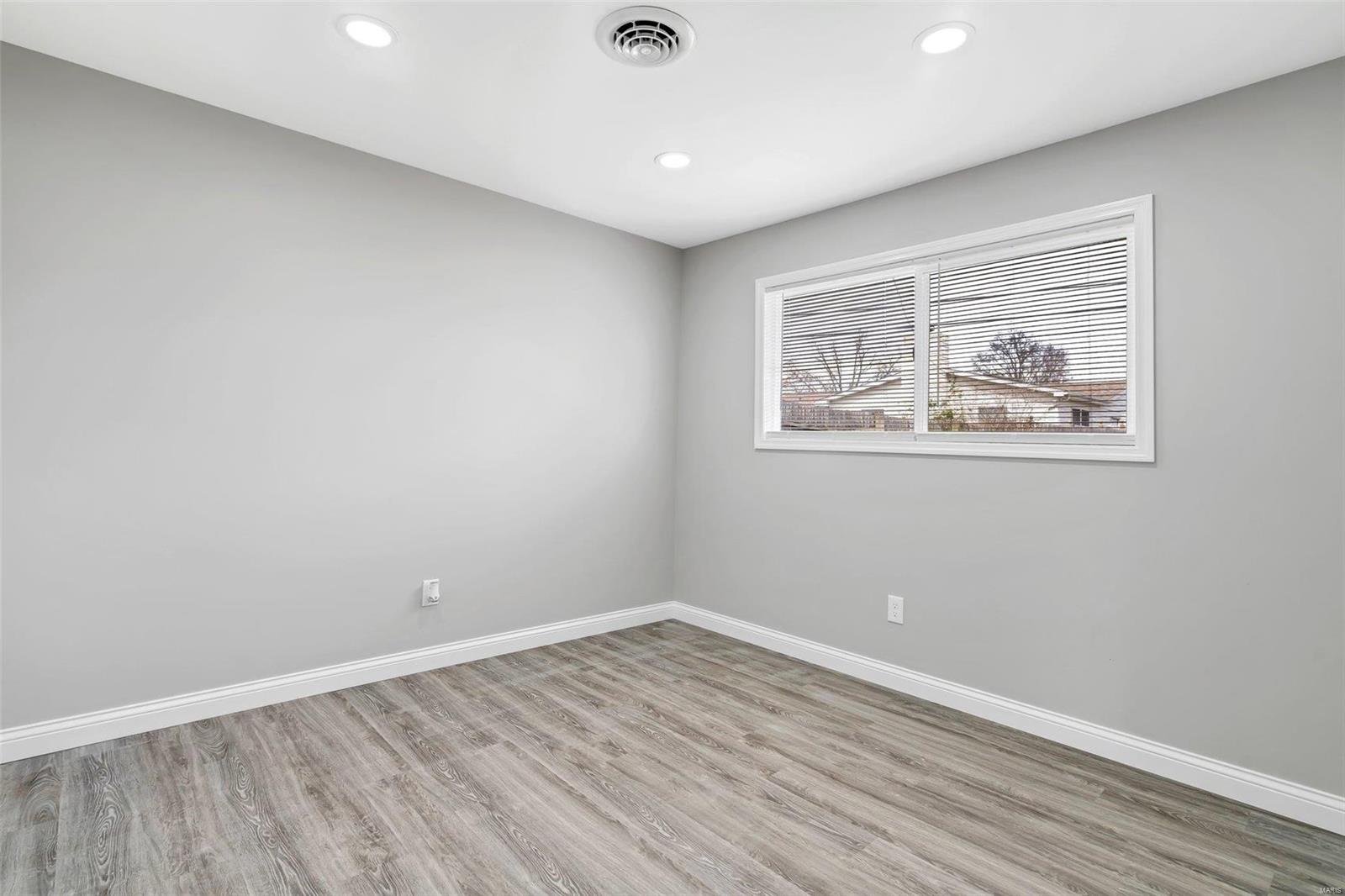 1565 Mullanphy Road Florissant, MO 63031 - Photo 9 of 16 Gallery Image 9