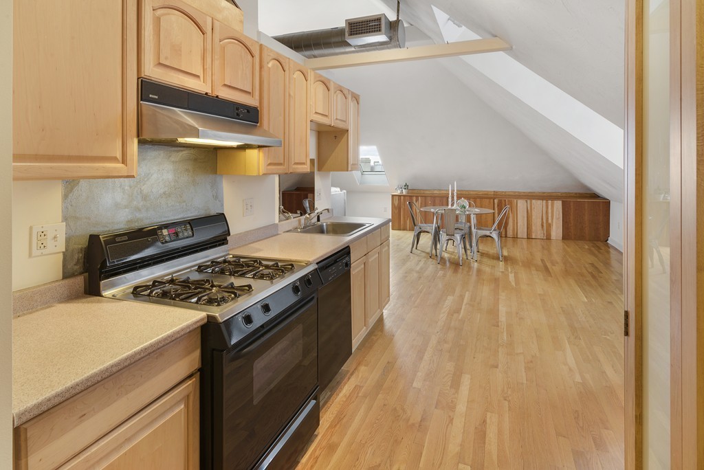 441 Washington Avenue, Unit 301 Chelsea, MA 02150 - Photo 5 of 11