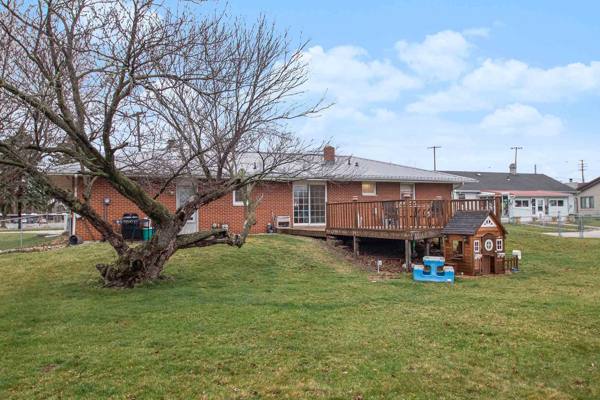 4411 Vistula Road Mishawaka, IN 46544 - Photo 2 of 21 Gallery Image 2