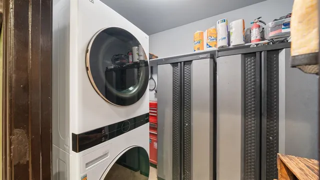 a view of a yard with a tree