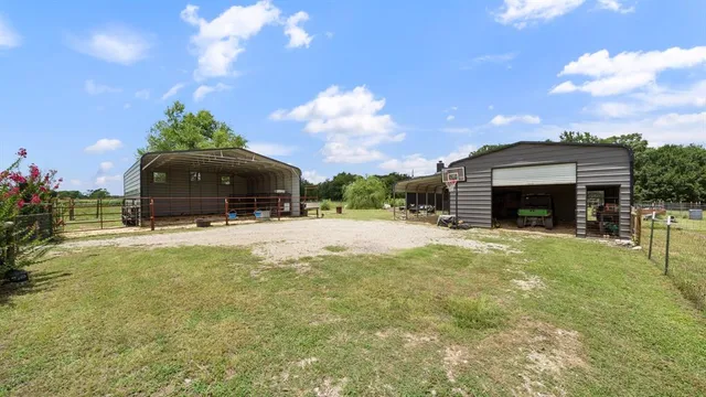 $699,900 | 17821 County Road 4069, Kemp, TX 75143