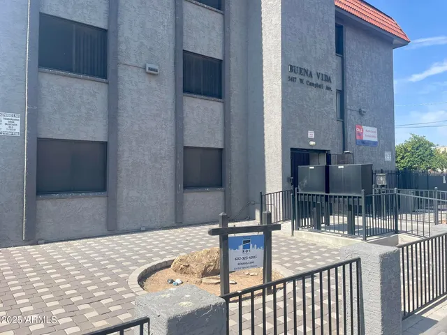 $799 | 2417 West Campbell Avenue, Unit 304, Phoenix, AZ 85015