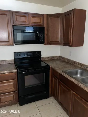 $799 | 2417 West Campbell Avenue, Unit 304, Phoenix, AZ 85015
