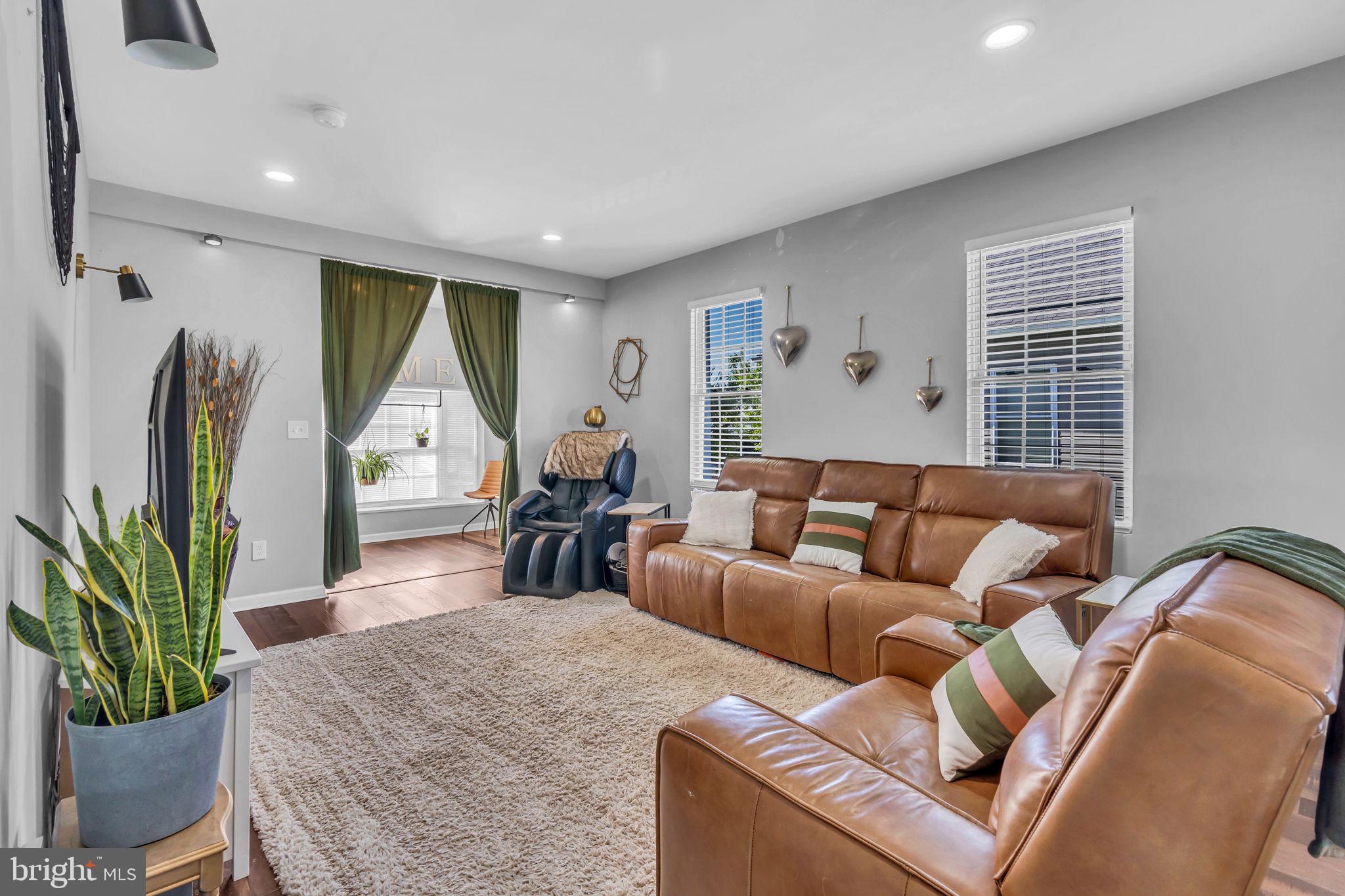 4908 1/2 Harford Road Baltimore, MD 21214 - Photo 4 of 20