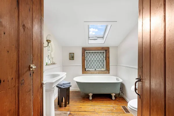 $2,500,000 | 16 Redwood Road, Sag Harbor Village, NY 11963