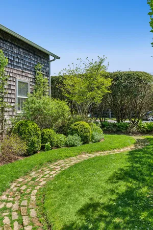 $2,500,000 | 16 Redwood Road, Sag Harbor Village, NY 11963