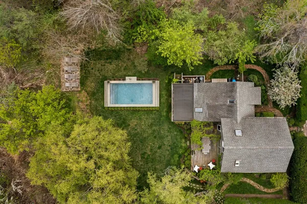 $2,500,000 | 16 Redwood Road, Sag Harbor Village, NY 11963