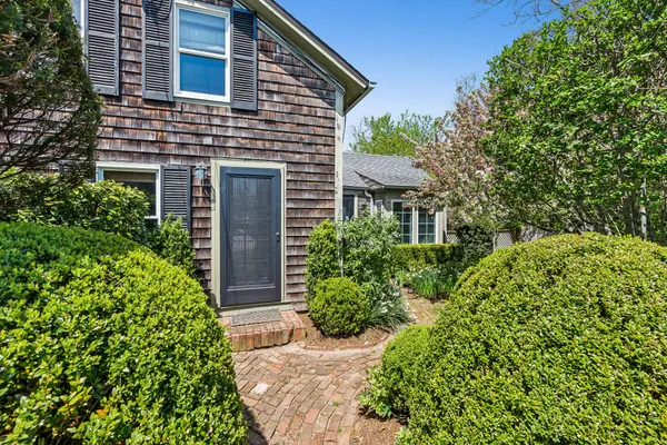 $2,500,000 | 16 Redwood Road, Sag Harbor Village, NY 11963