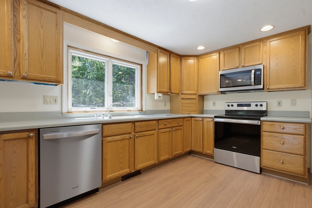 22 Purgatory Road Sutton, MA 01590 - Photo 4 of 35 Gallery Image 4