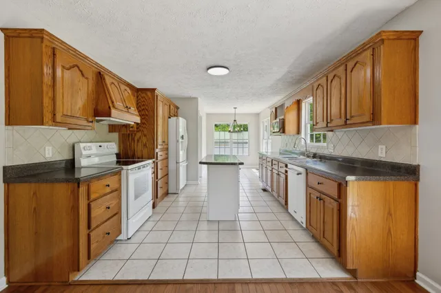 $460,900 | 121 Lock 7 Lane, Carthage, TN 37030