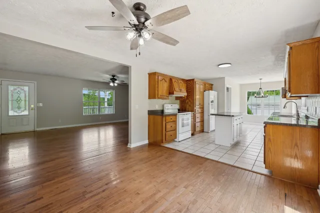 $460,900 | 121 Lock 7 Lane, Carthage, TN 37030