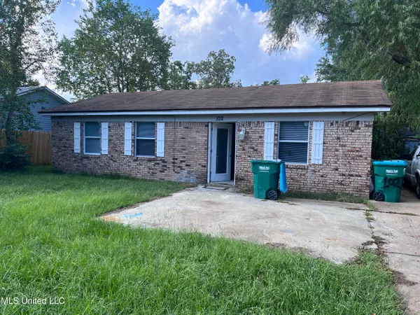 $1,100 | 102 Carson Drive, Gulfport, MS 39503
