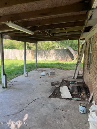 $1,100 | 102 Carson Drive, Gulfport, MS 39503