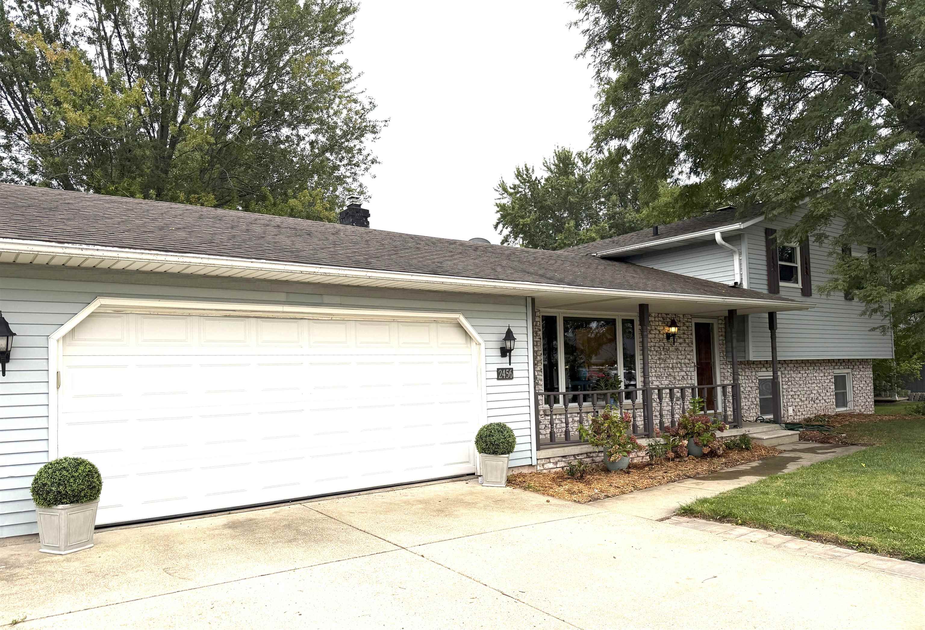 2456 Heather Road Green Bay, WI 54302 - Photo 1 of 27 Gallery Image 1