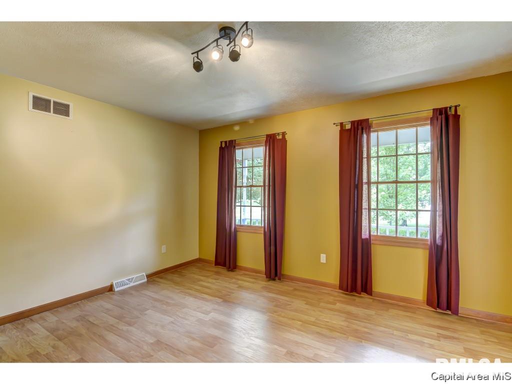 5960 North Lake Road Springfield, IL 62711 - Photo 19 of 36