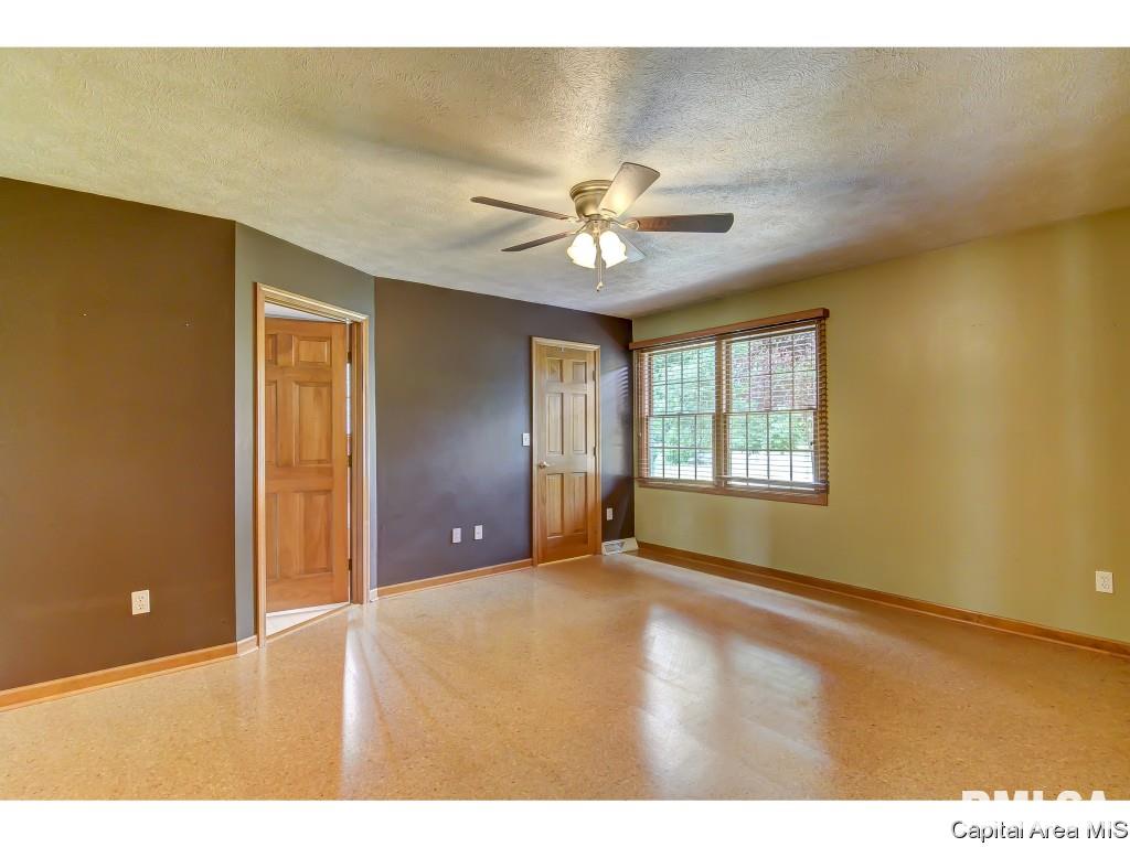 5960 North Lake Road Springfield, IL 62711 - Photo 21 of 36