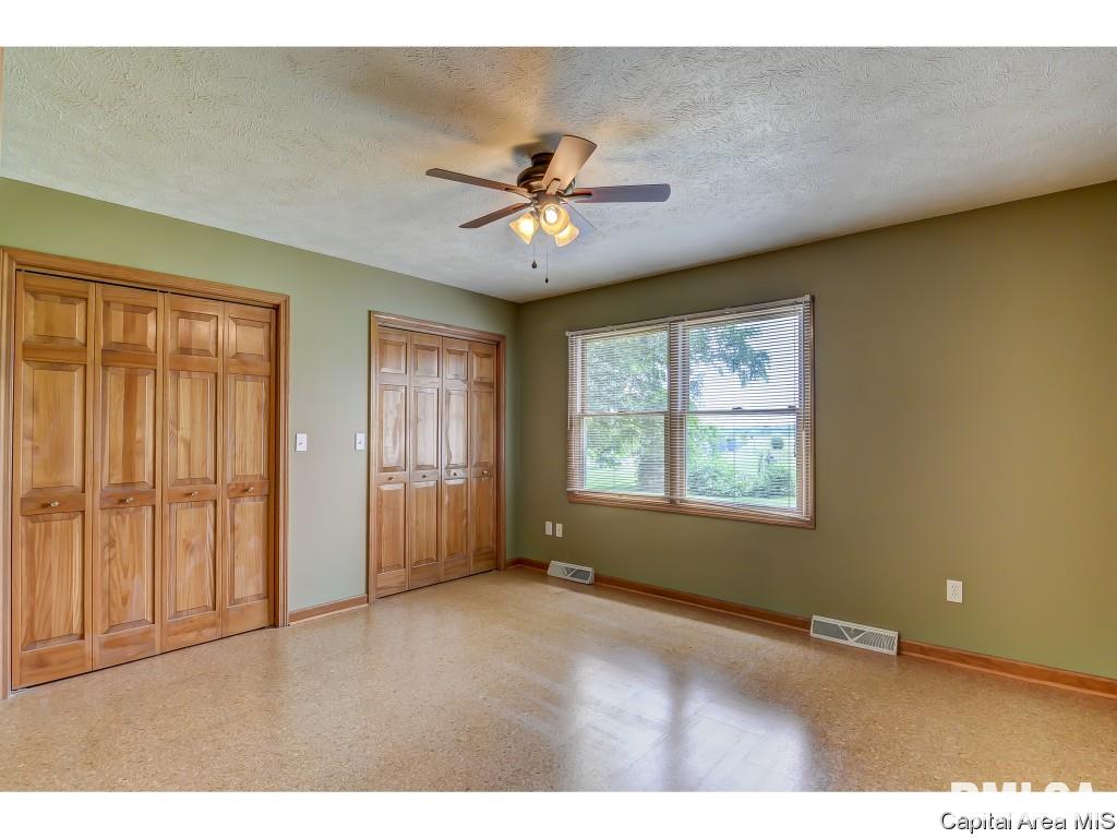 5960 North Lake Road Springfield, IL 62711 - Photo 27 of 36