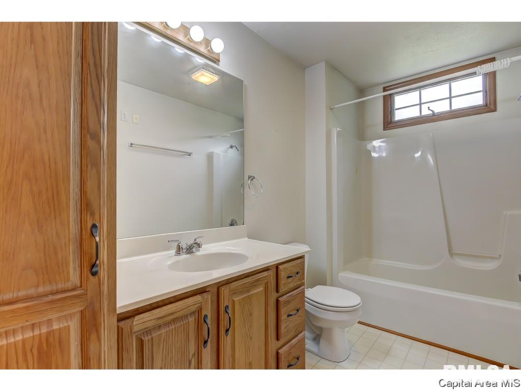 5960 North Lake Road Springfield, IL 62711 - Photo 30 of 36