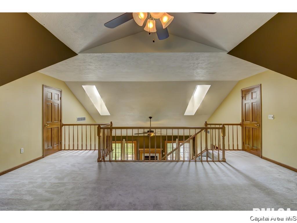 5960 North Lake Road Springfield, IL 62711 - Photo 3 of 36