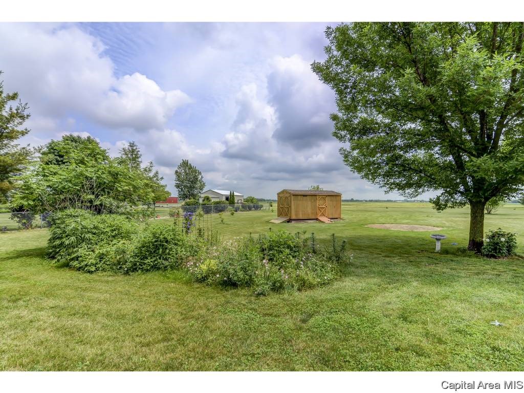 5960 North Lake Road Springfield, IL 62711 - Photo 6 of 36