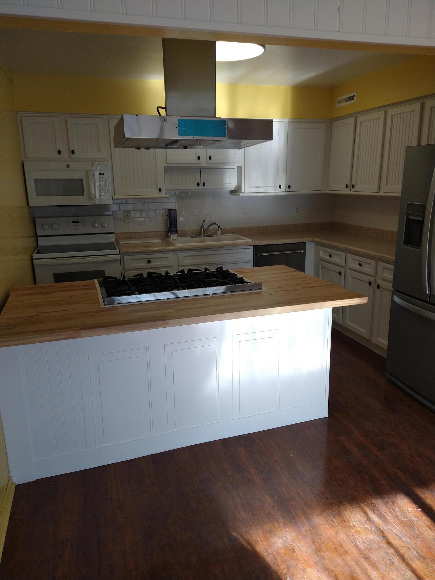 kitchen with new appliances indpendence